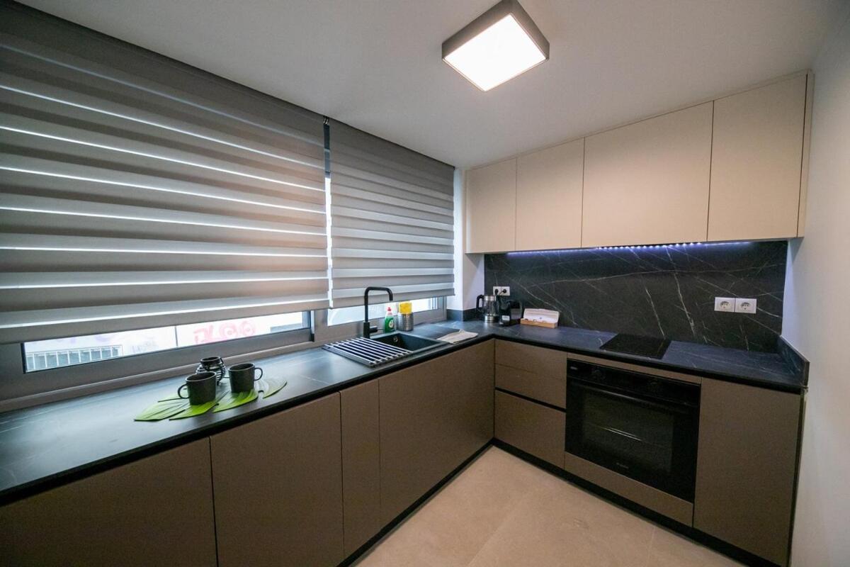 Comfy 2br Flat In אתונה